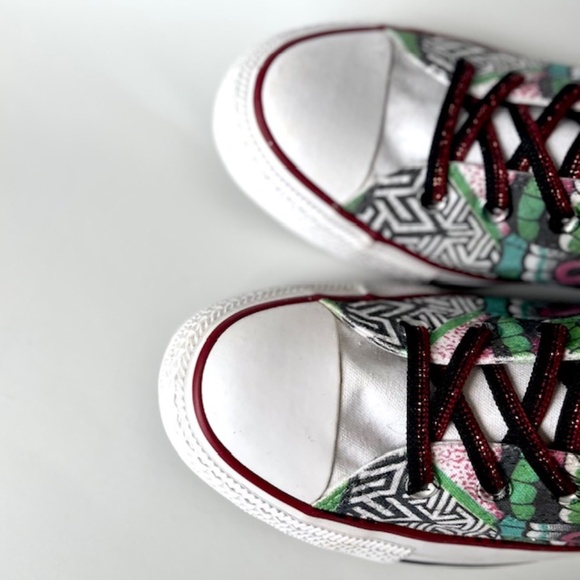 Converse Chuck Taylor All Star Canvas Rose Tattoo Butterly Hi-Top Sneakers - Picture 5 of 8